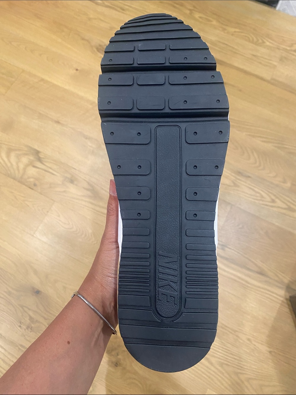 Nike Air Max Men's Black and White Running Sneakers - Picture 14 of 14